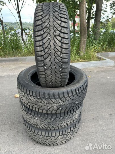 Pirelli Formula Ice 215/55 R17