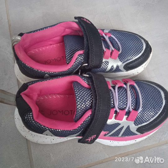 Кроссовки для девочки 28