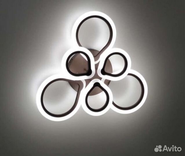 Люстра новая