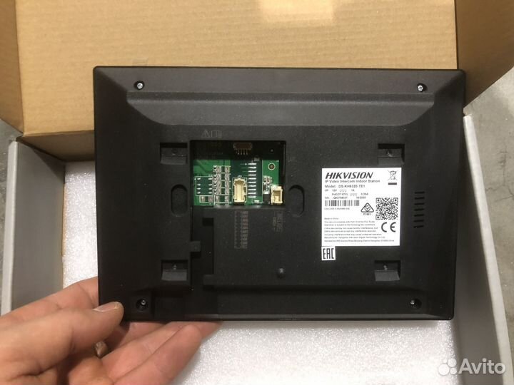 Видеодомофон сенсорный DS-KH6320-TE1