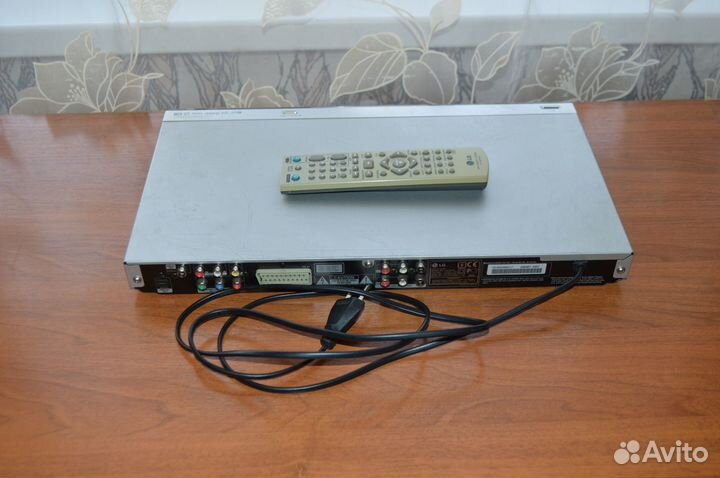 DVD плеер LG DK589XB