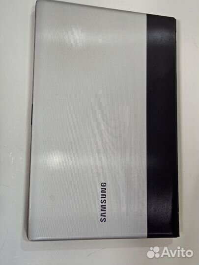 Ноутбук Samsung 17 дюймов Core i3