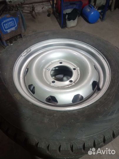 Viatti Bosco S/T V-526 215/65 R16