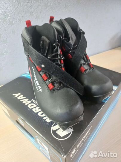 Лыжные ботинки