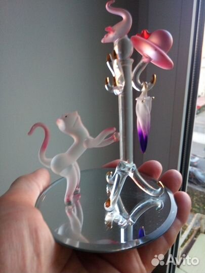 Стеклянная фигурка кошки