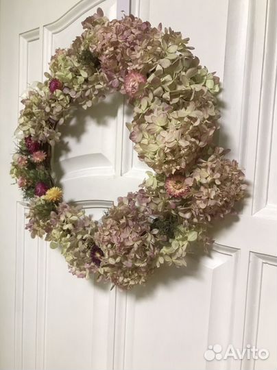 Венок из Гортезии с Гелихризумами