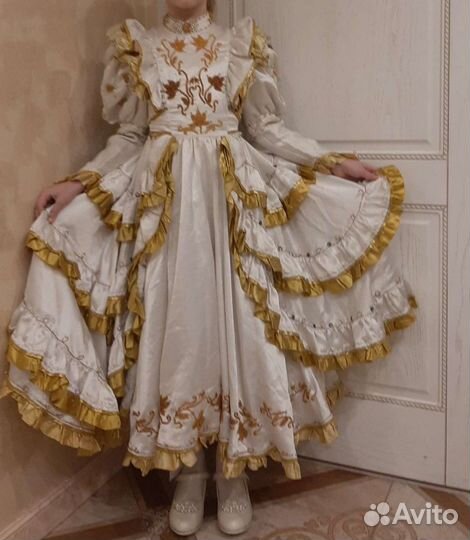 Платье для девочки карнавальное