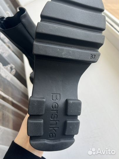 Bershka Женские кожаные ботинки, сапоги