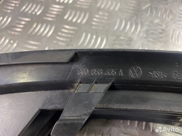 Накладка противотуманной фары левая Volkswagen