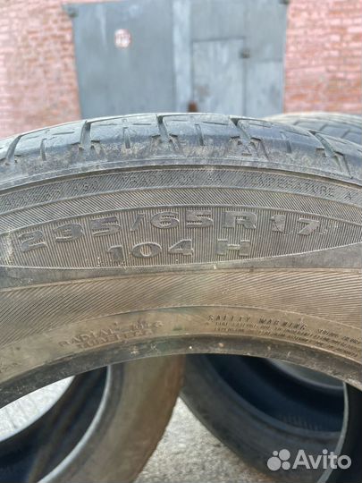 Kumho Road Venture ST KL11 235/65 R17 104H