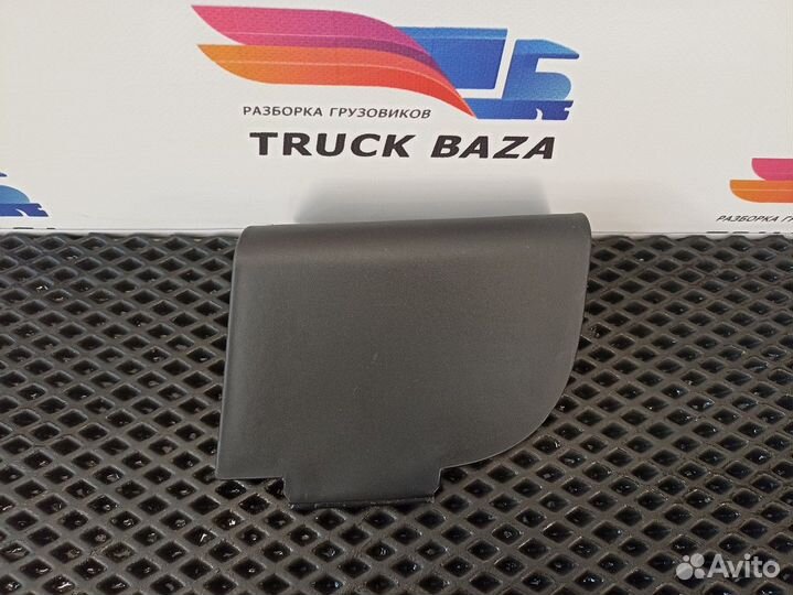 Заглушка бампера правая камаз 5490