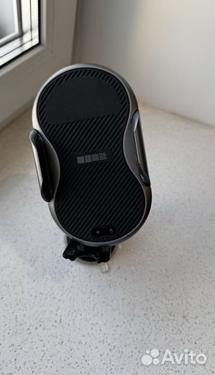 Держатель для телефона в машину с зарядкой