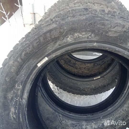 Michelin X-Ice North 4 215/60 R17