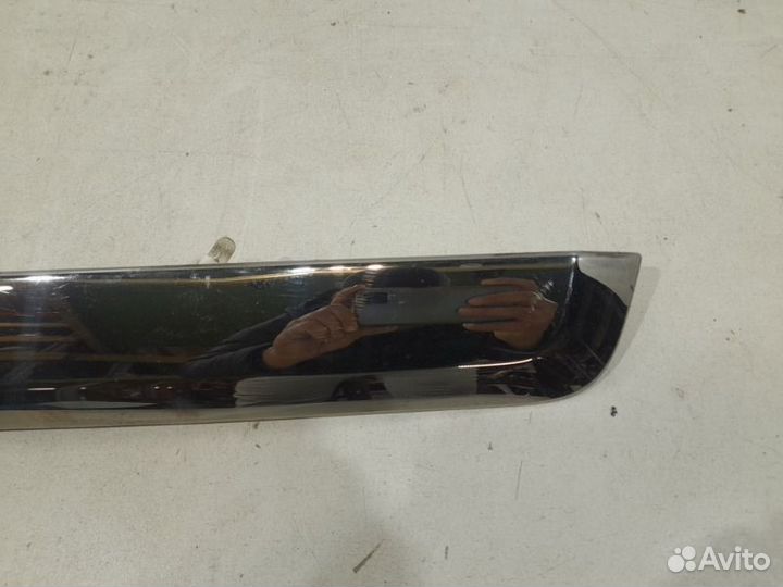 Накладка крышки багажника задняя Nissan X-Trail