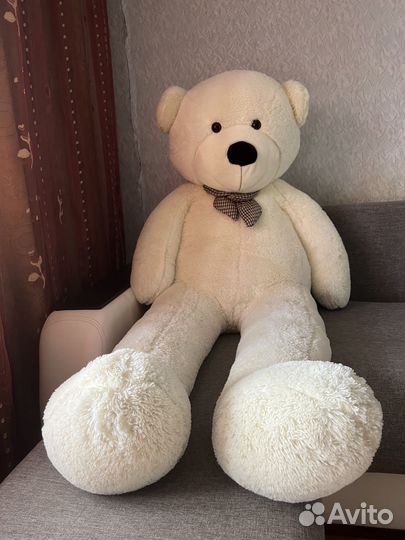Большой мягкий медведь