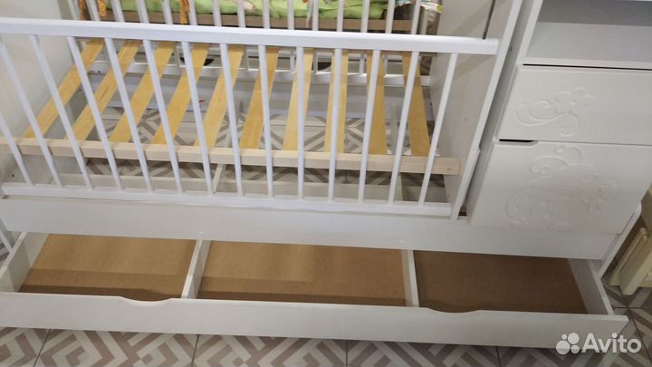 Детская кроватка с комодом и маятником Элис Жужа