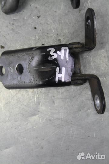 Петли двери задней правой Hyundai-KIA solaris 2