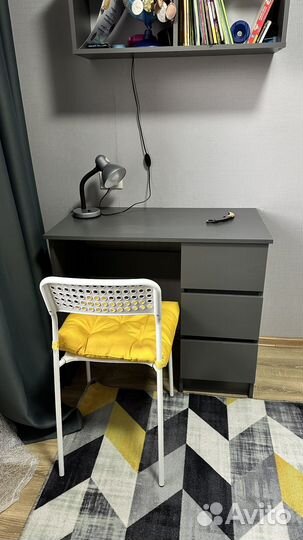 Стол школьный