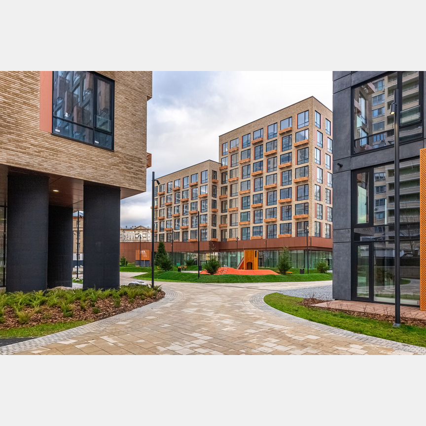 2-к. квартира, 64 м², 8/13 эт.