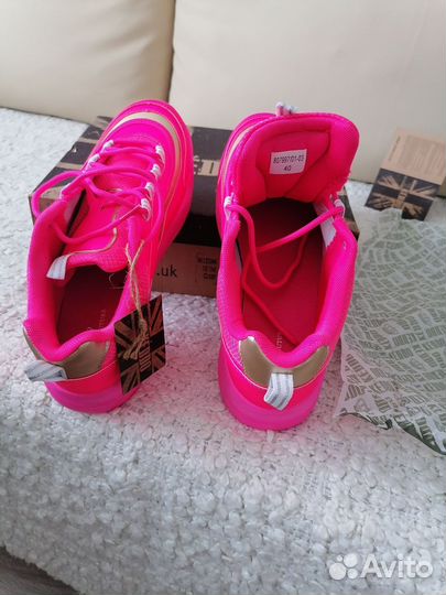 Кроссовки женские 40 размер новые