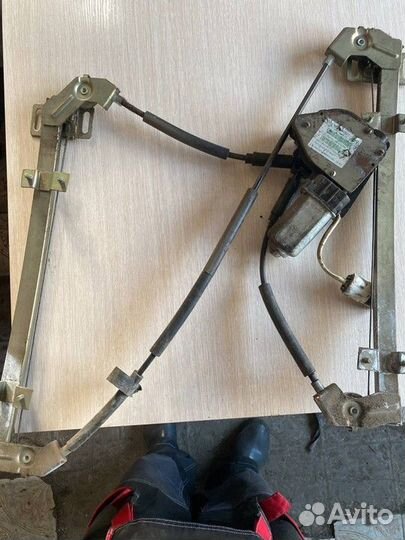 Стеклоподъемник электрический передний правый