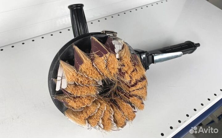 Щеточно-шлифовальная машинка по дереву