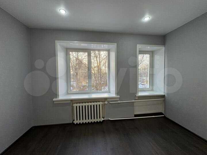 2-к. квартира, 43 м², 3/3 эт.