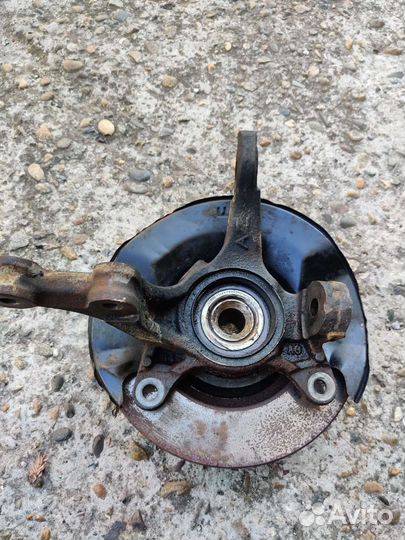 Передние ступицы левая,правая Хонда фит GD3, L15A