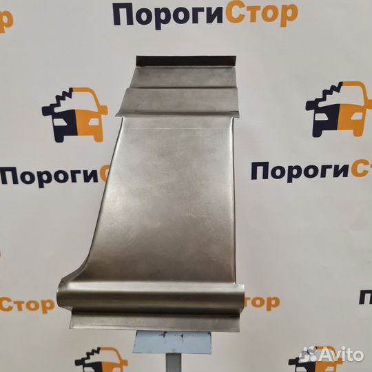 Карман перед задним колесом VW Crafter maxi