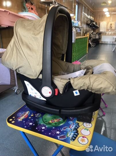 Коляска 3 в 1 Lux Mom V 8