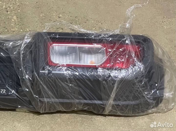 Фонарь заднего бампера правый на Suzuki Jimny IV