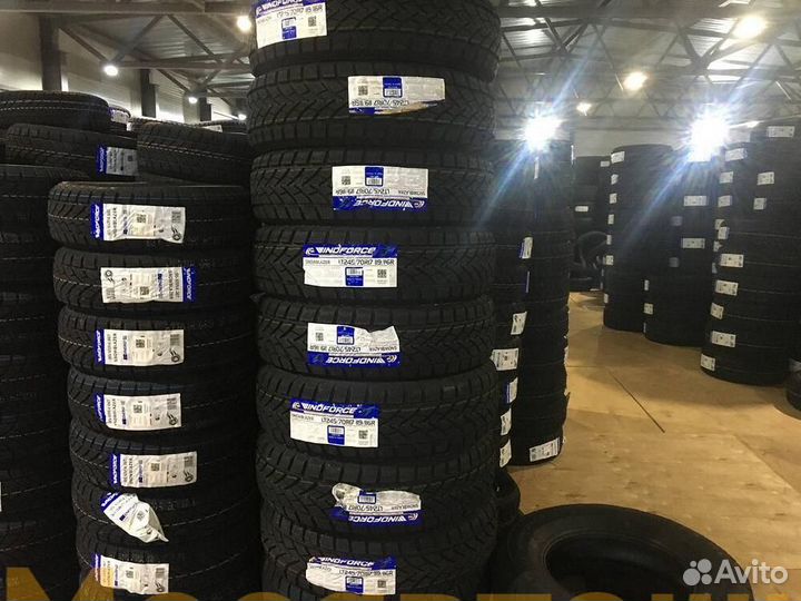 Windforce Snowblazer 245/70 R17 119R