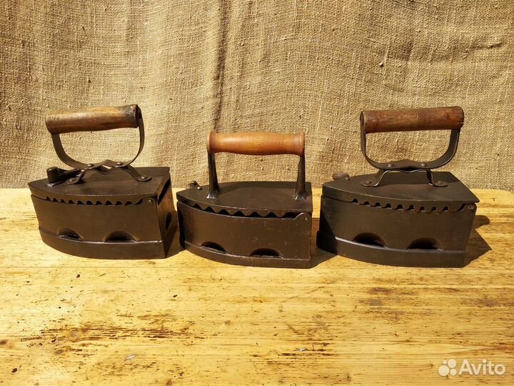 Старинные угольные утюги