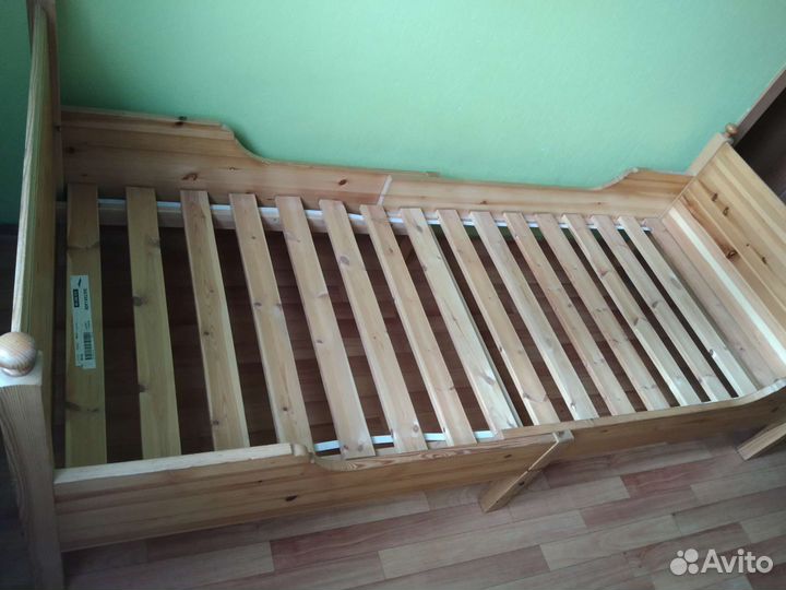 Кpовать из массива Икeа Лексвик, раздвижная