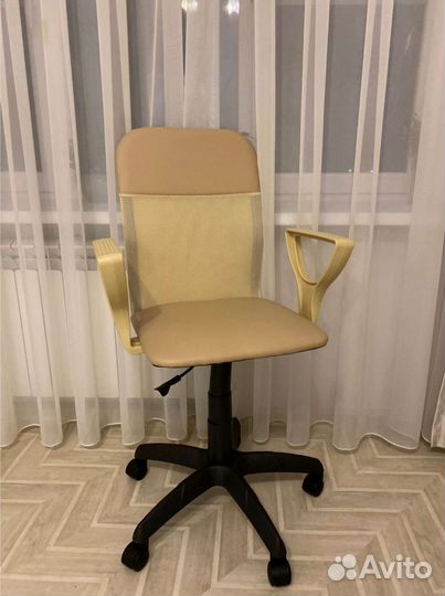 Компьютерное кресло новое в коробке