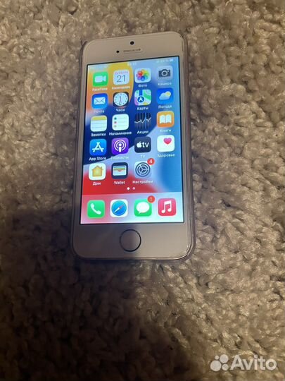 iPhone SE, 32 ГБ