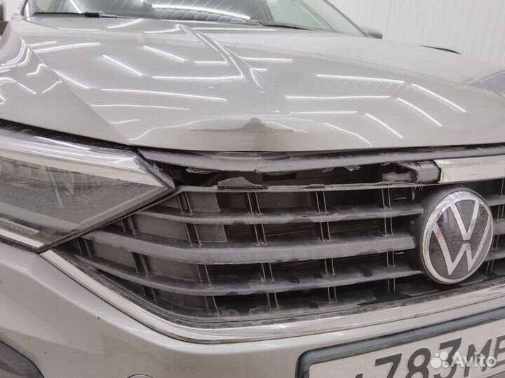 Volkswagen Polo капот