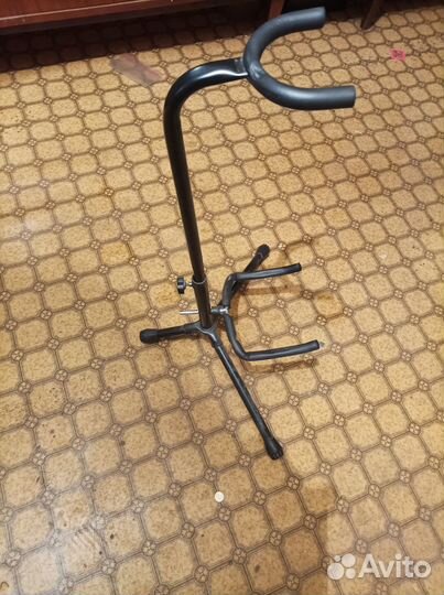 Подставка под гитару