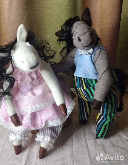 Игрушка ручной работы лошадка