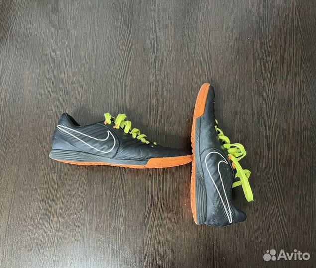 Футбольные бутсы