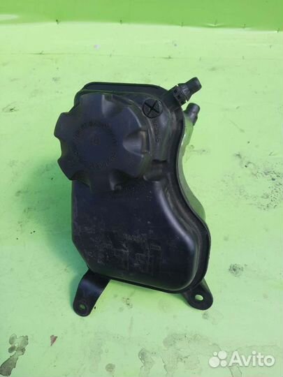 Бачек расширительный бмв Е90 Е91 Е92 Е93