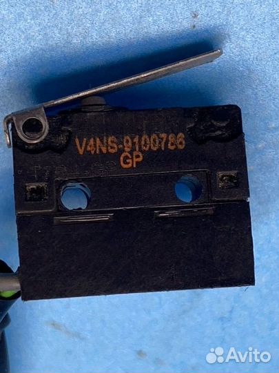 Микровыключатель стоп-сигнала, микрик правый Bmw