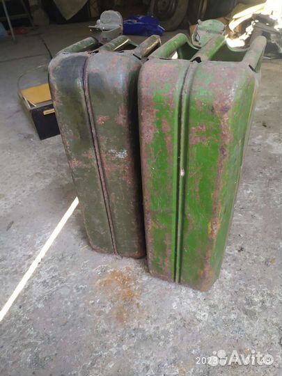 Канистра 20 литров для бензина