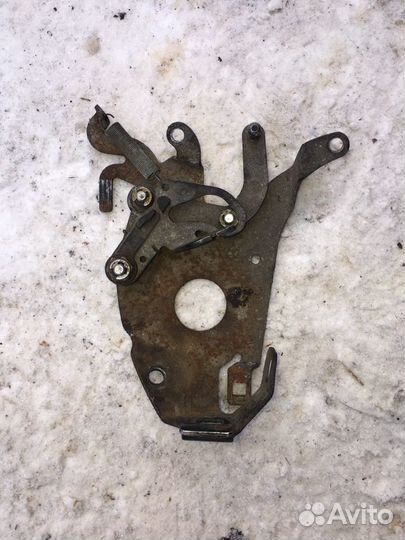 Кронштейн педали газа Мерседес 210