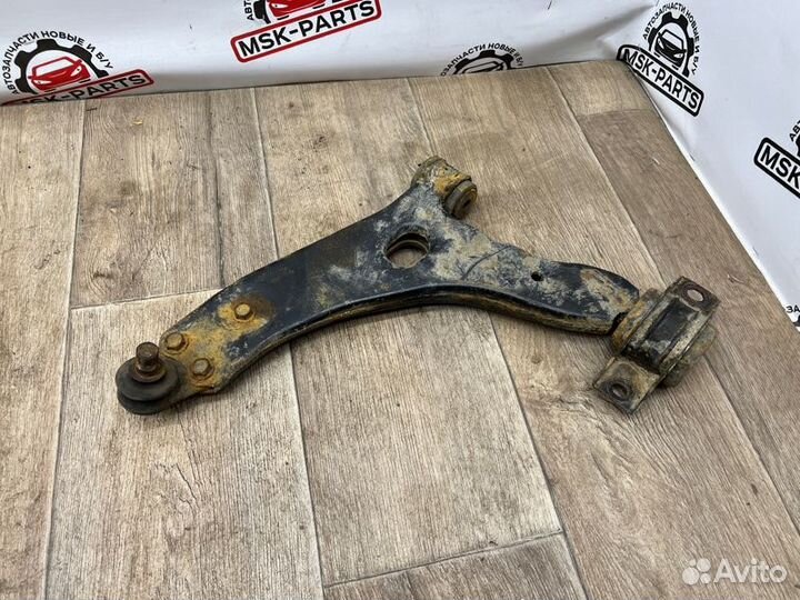 Рычаг подвески нижний передний левый Ford Focus 1