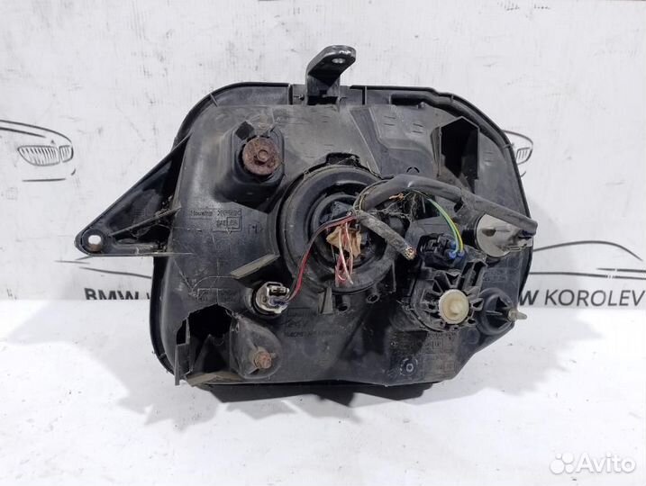 Фара правая дефект Suzuki Jimny