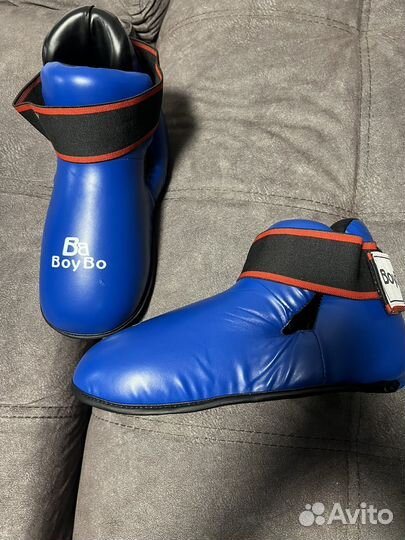 Шлем, футы, накладки для ног