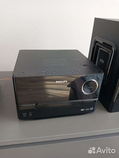 Музыкальный центр Philips MCM3000