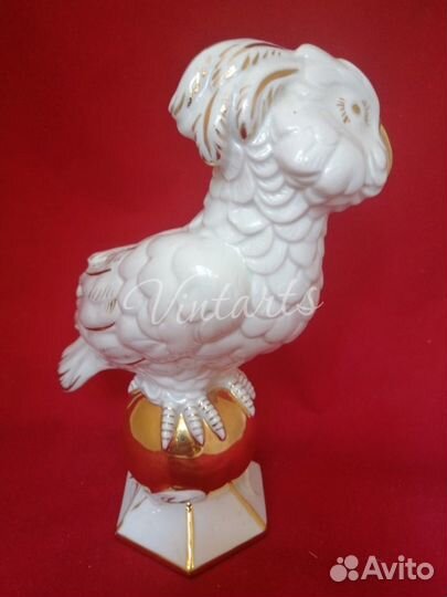 Старинная статуэтка Попугай на золотом шаре/20 век