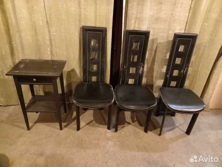 Стол и стулья